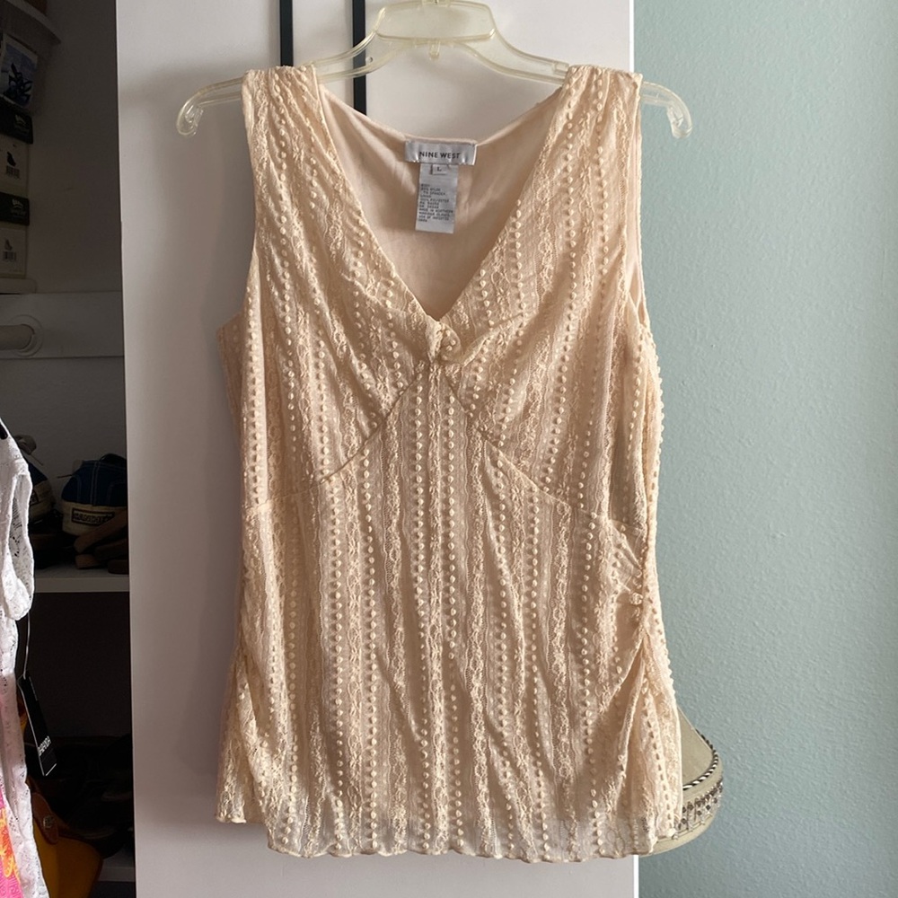 Sleeveless lace lined tank pullover beige size L never worn